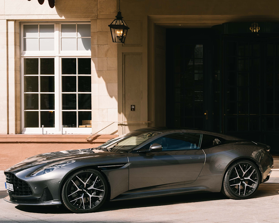 BPH - Hotel exterior - Car