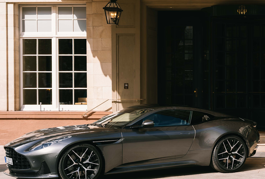 BPH - Hotel exterior - Car