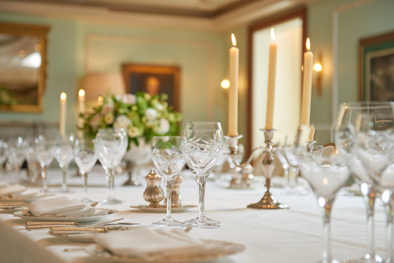LAN - The Lanesborough Table Set-Up Detail Wellington Room