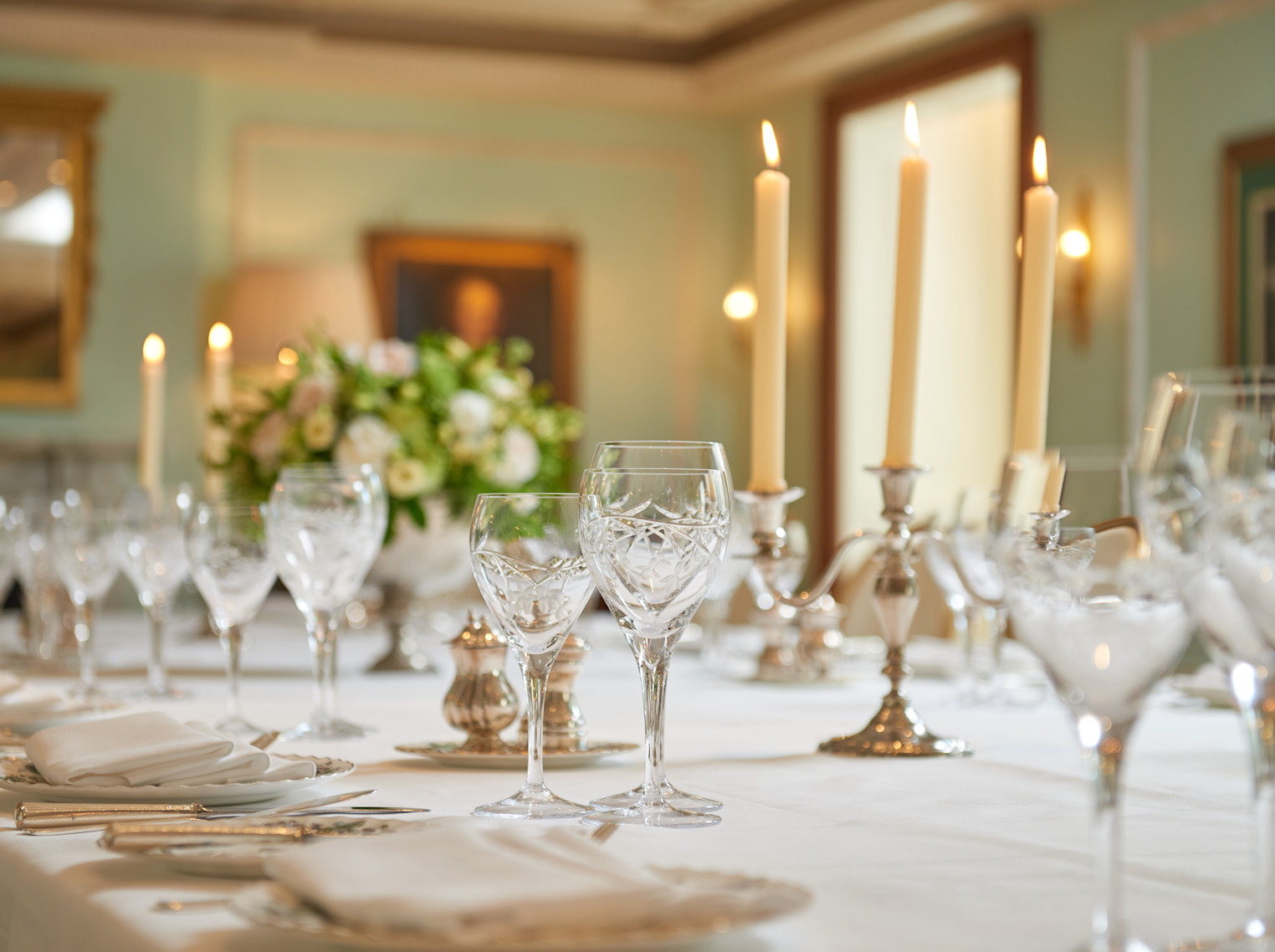 LAN - The Lanesborough Table Set-Up Detail Wellington Room