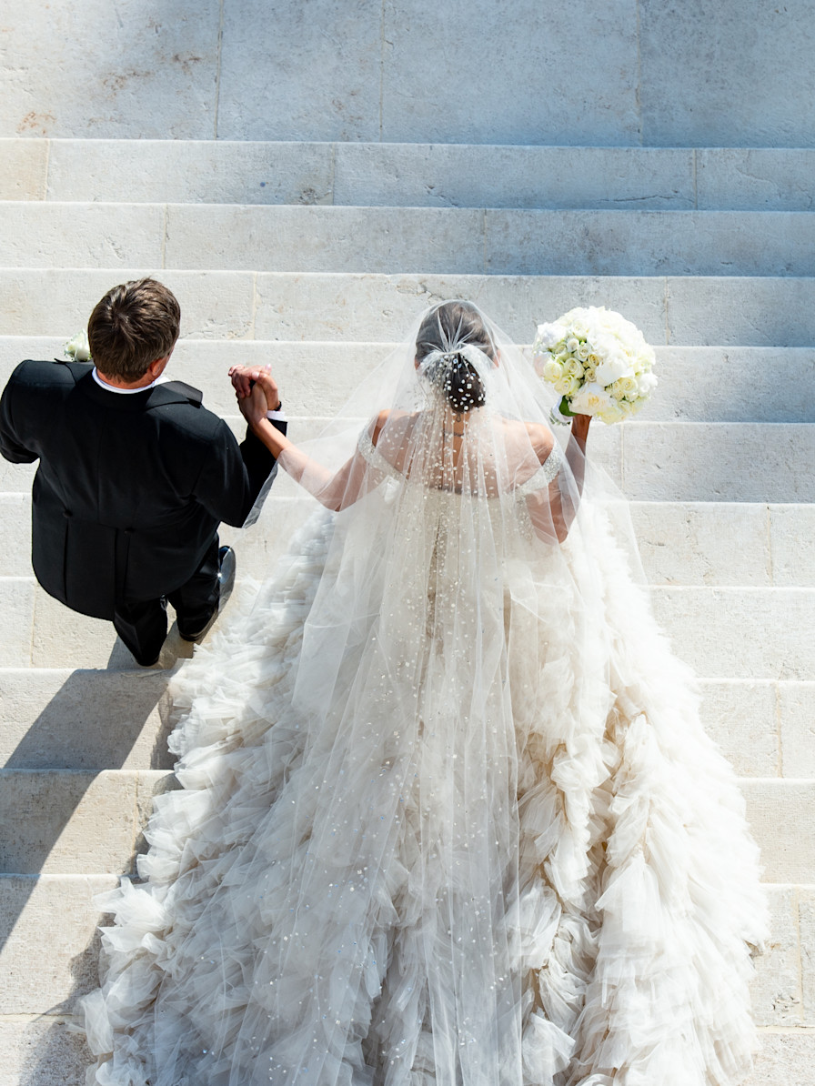 HDC - Bride going down the stairs