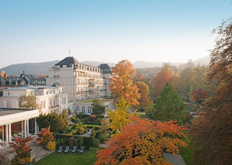 BPH - Hotel Exterior - Autumn