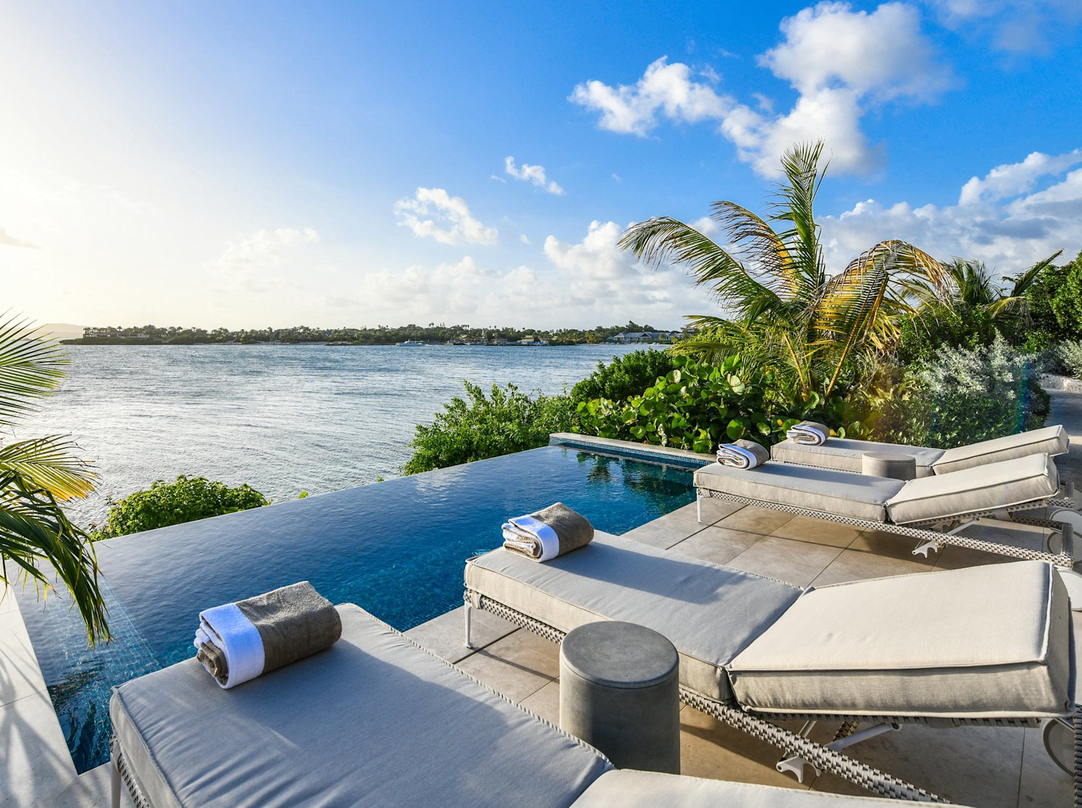 Room XDEL - Image 11