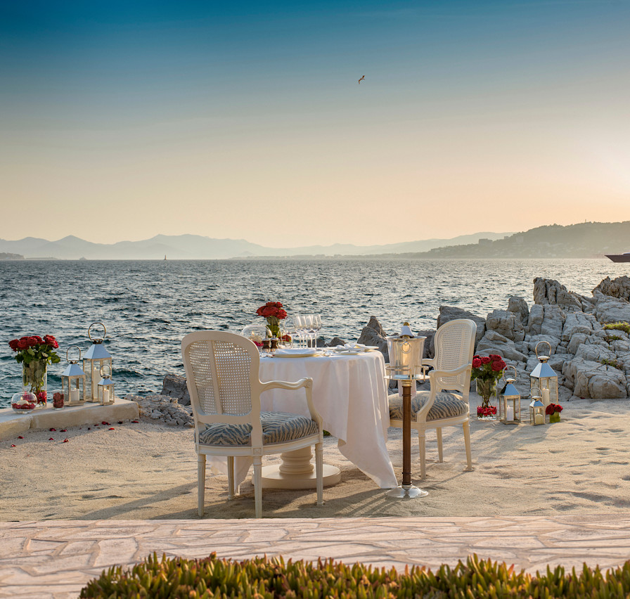 HDC - Romantic dinner cabana square