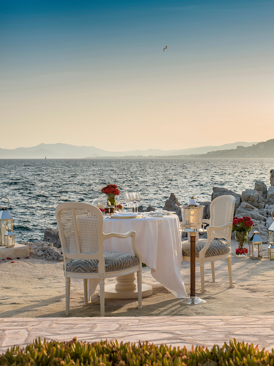 HDC - Romantic dinner cabana square