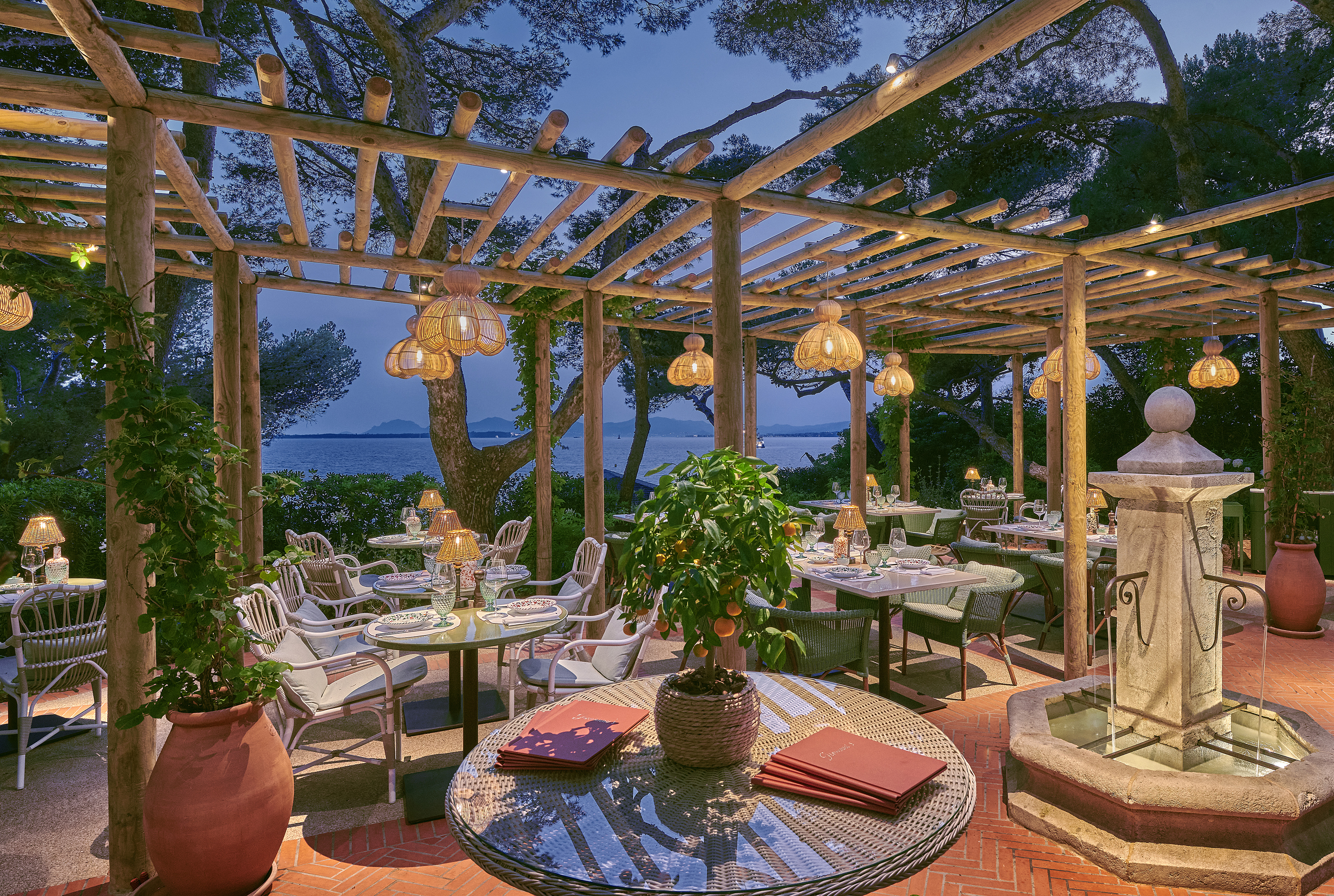 Restaurants & Bars in Antibes | Hôtel du Cap-Eden-Roc