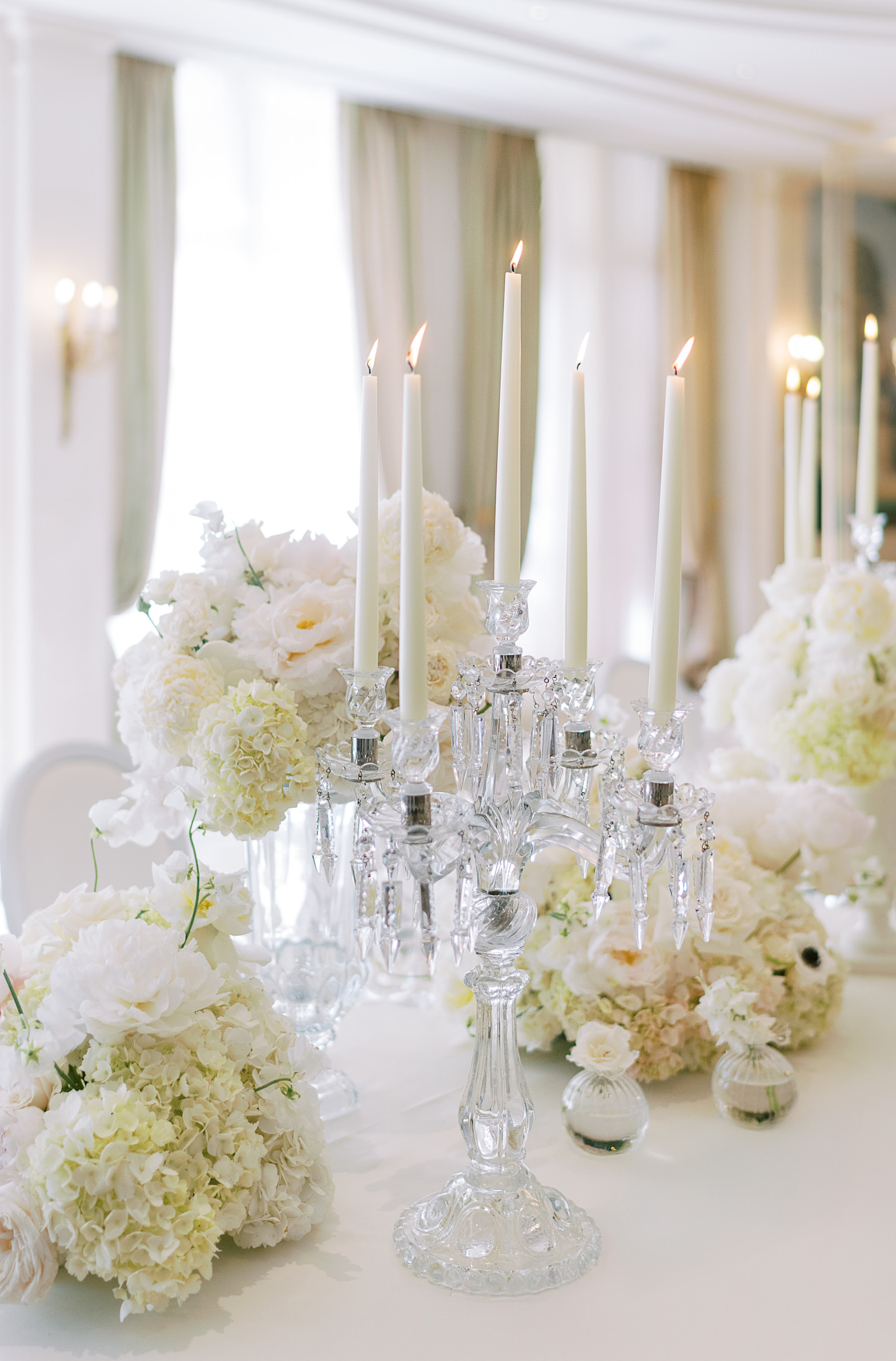 LBP - Salon Versailles - Mise en place Mariage ©Sorya PEDOUSSAUT 3OTjU