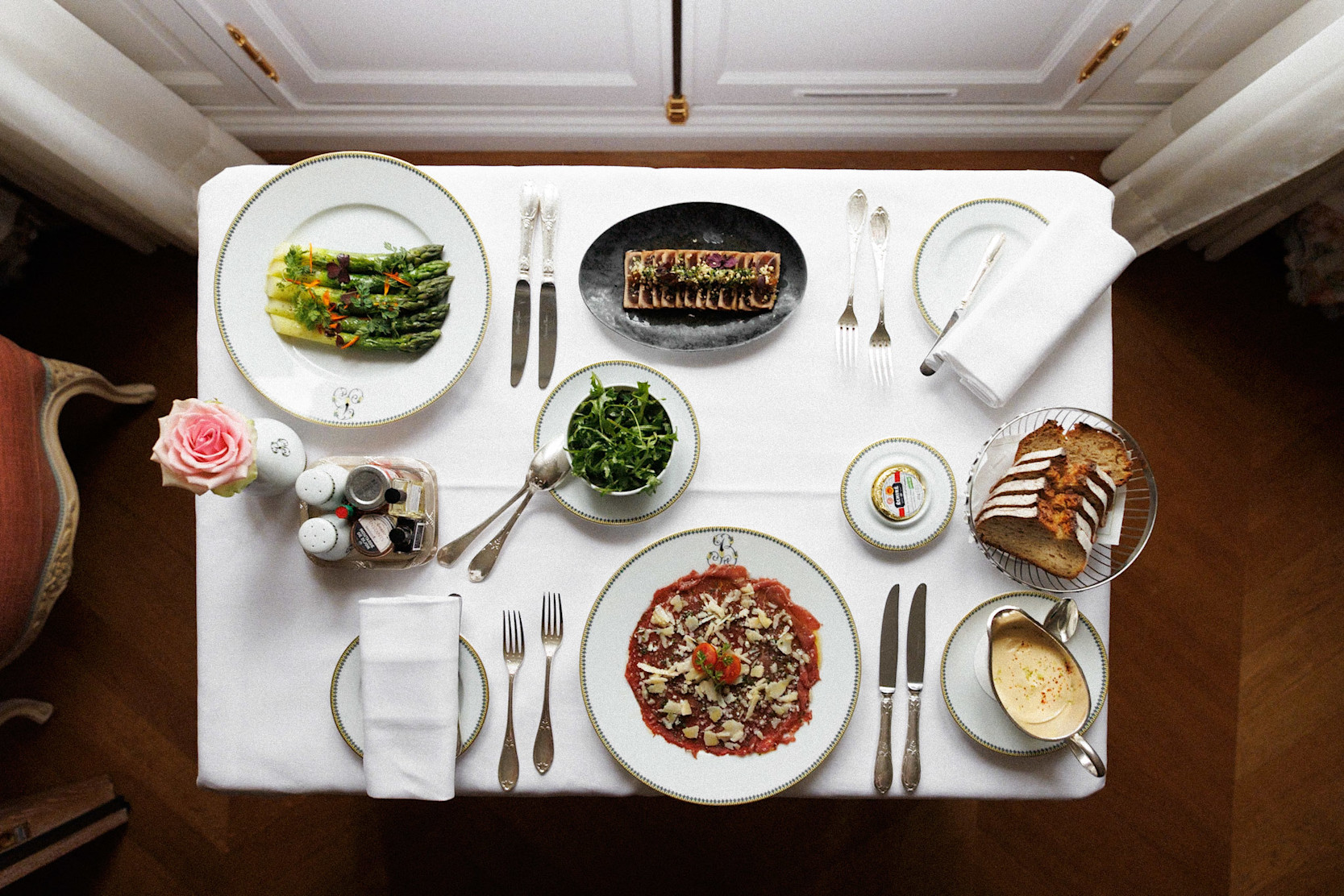 Le Bristol Paris - Room Service