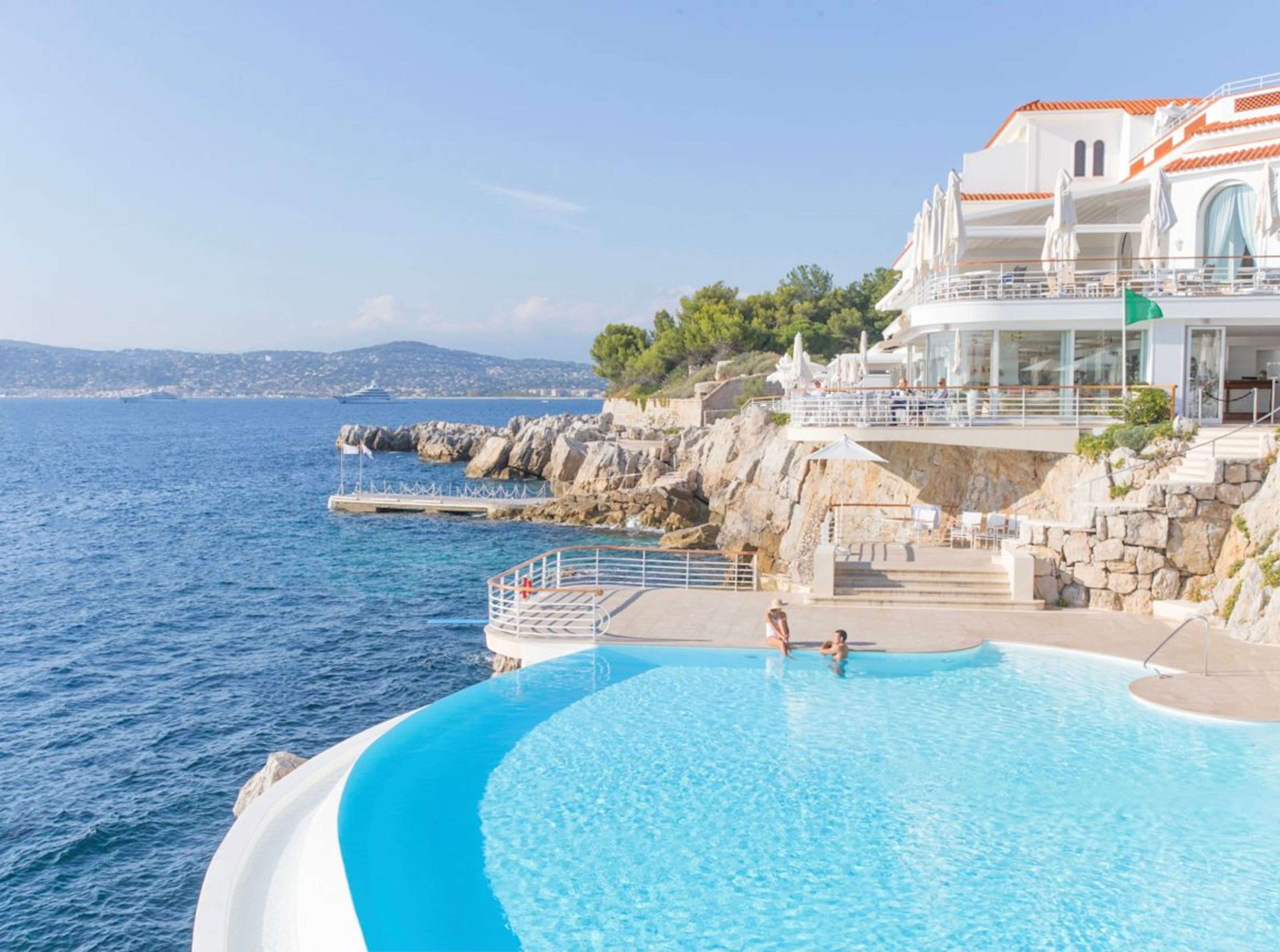 HDC - Eden-Roc Pavilion lifestyle