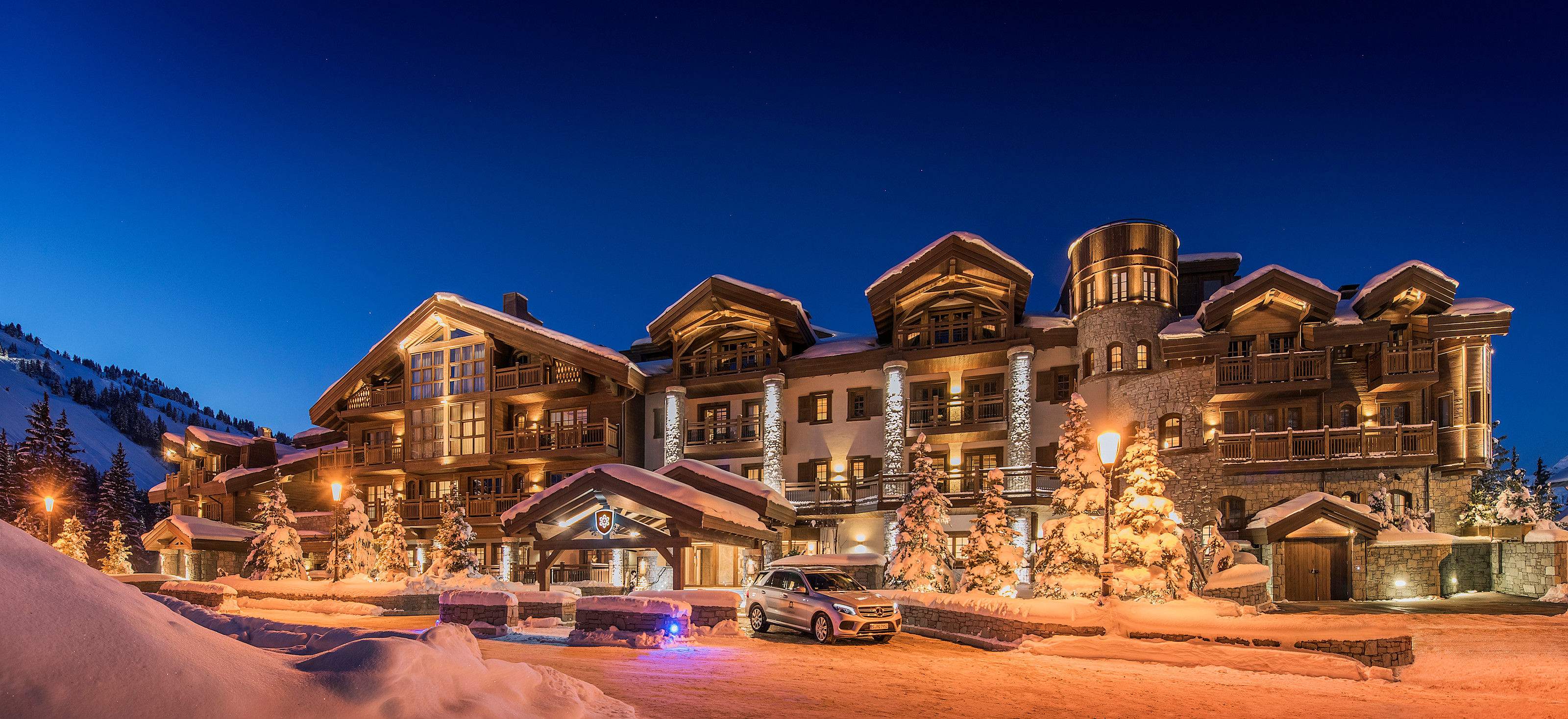 APG - Main entrance by night