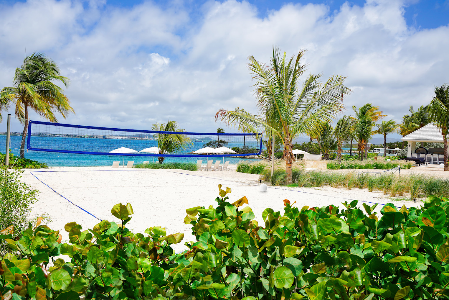 JBI-PrvRes TyCompton Beach Volley Ball 1-300dpi