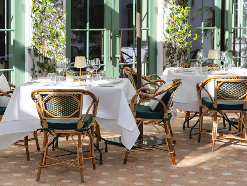 VIN - Courtyard