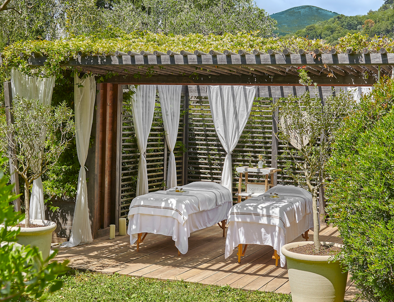 CSM - Spa treatment in the garden