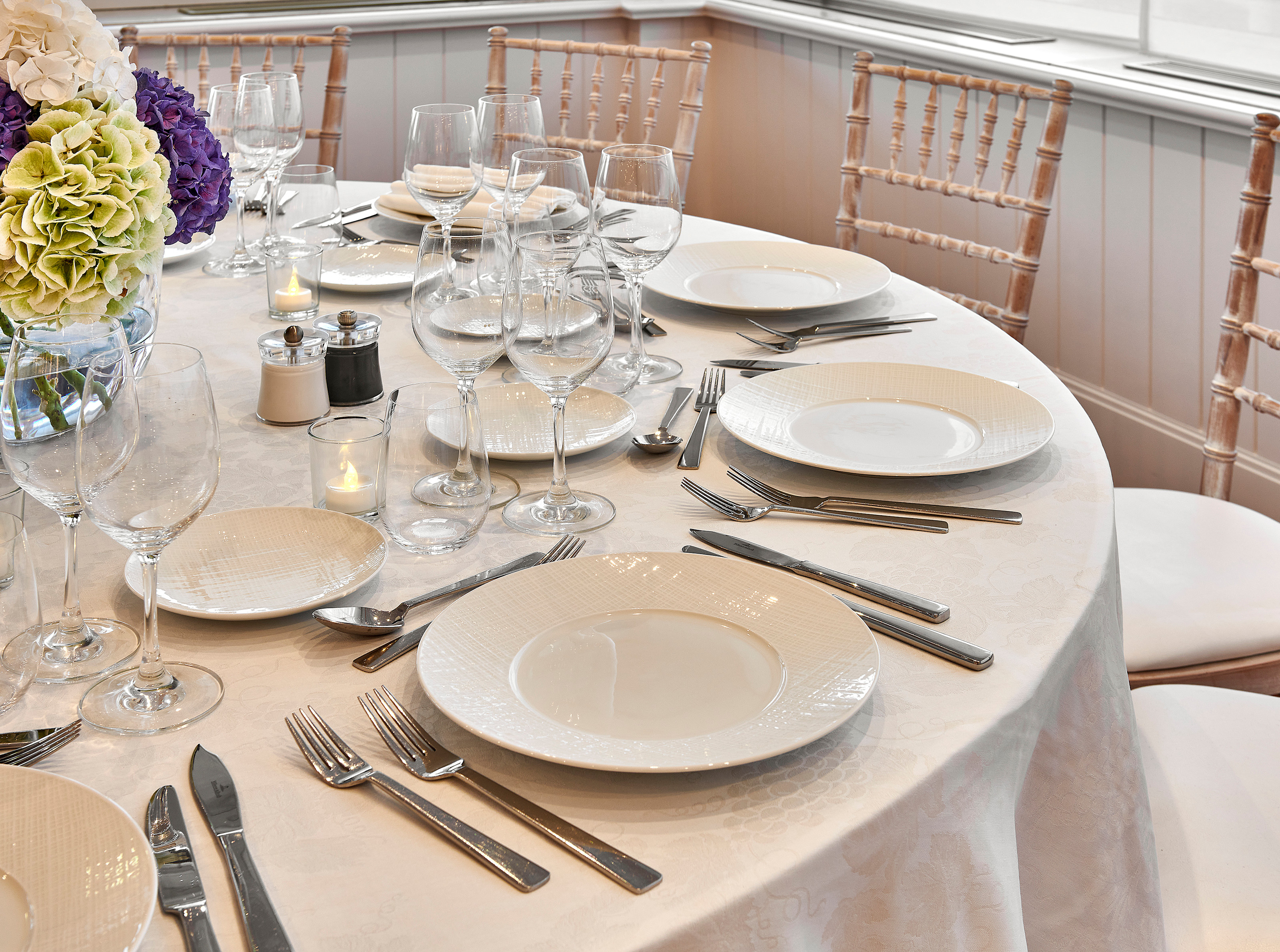 HDC - Private dinner cabaret style