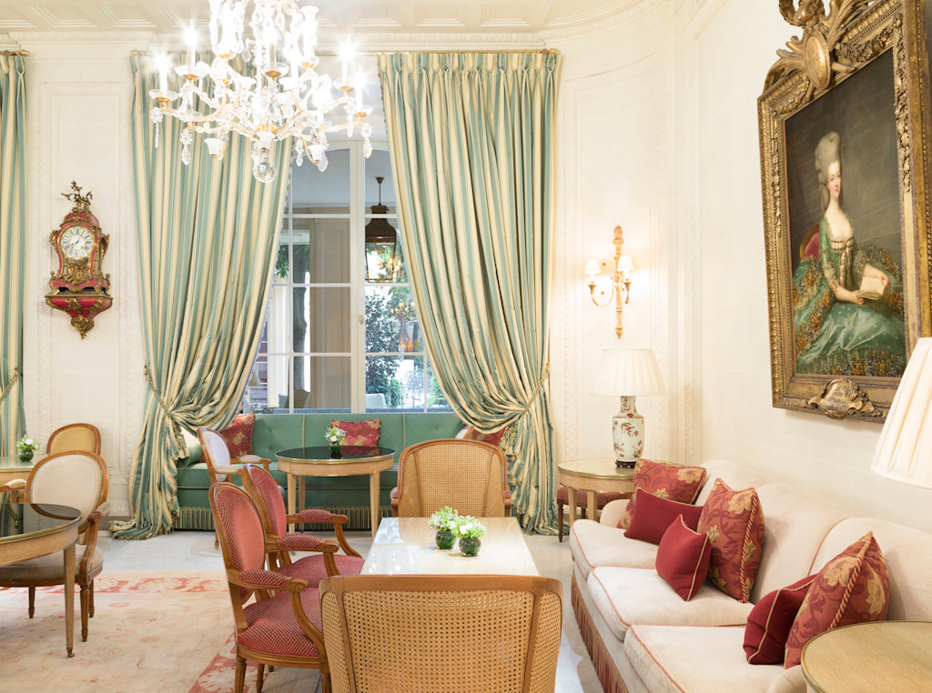 Le Bristol Paris - Café Antonia - Restaurant Otrzk