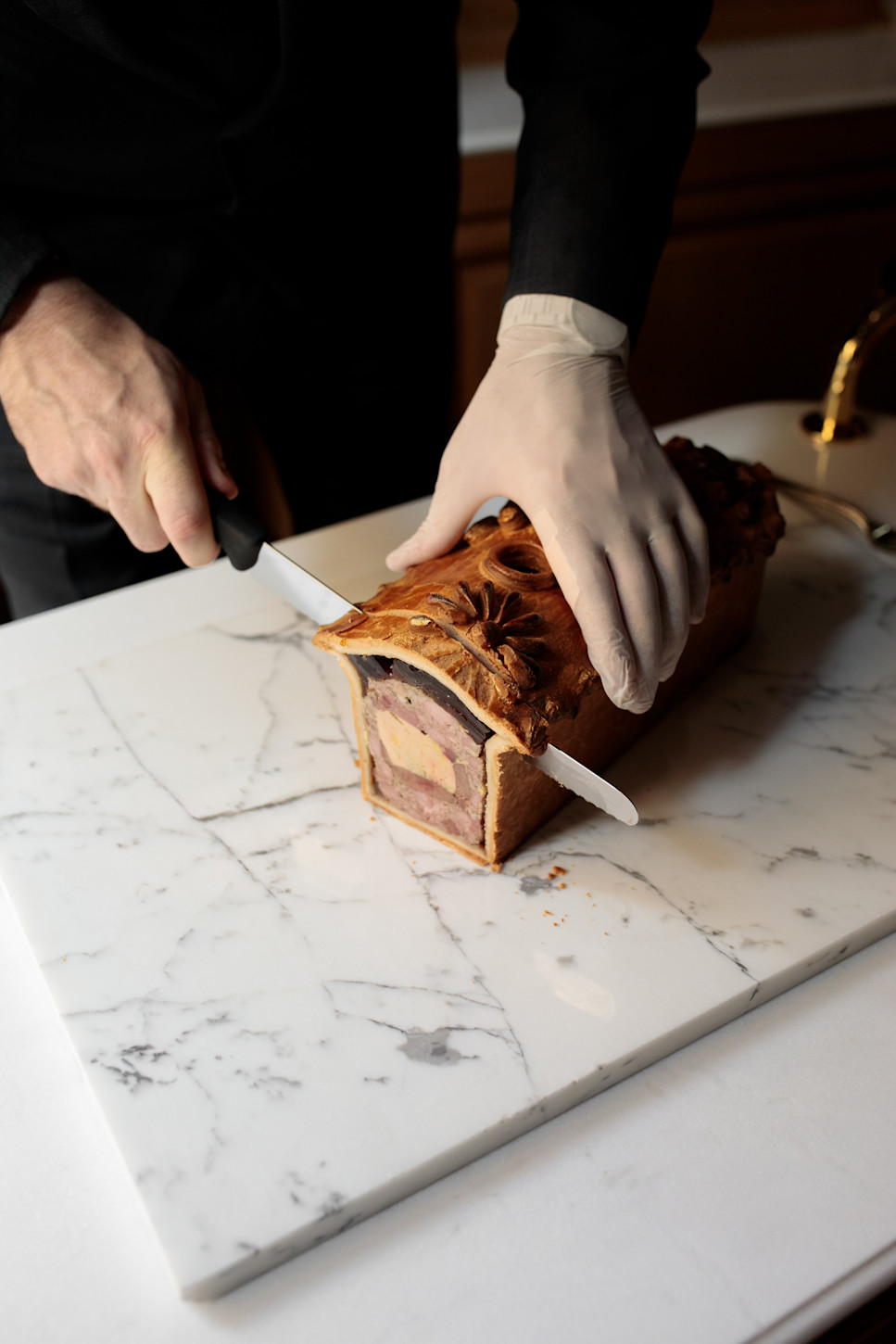 Le Bristol Paris - L-Epicerie des Ateliers - Découpe Pâté en croûte - 1 Y7lVy