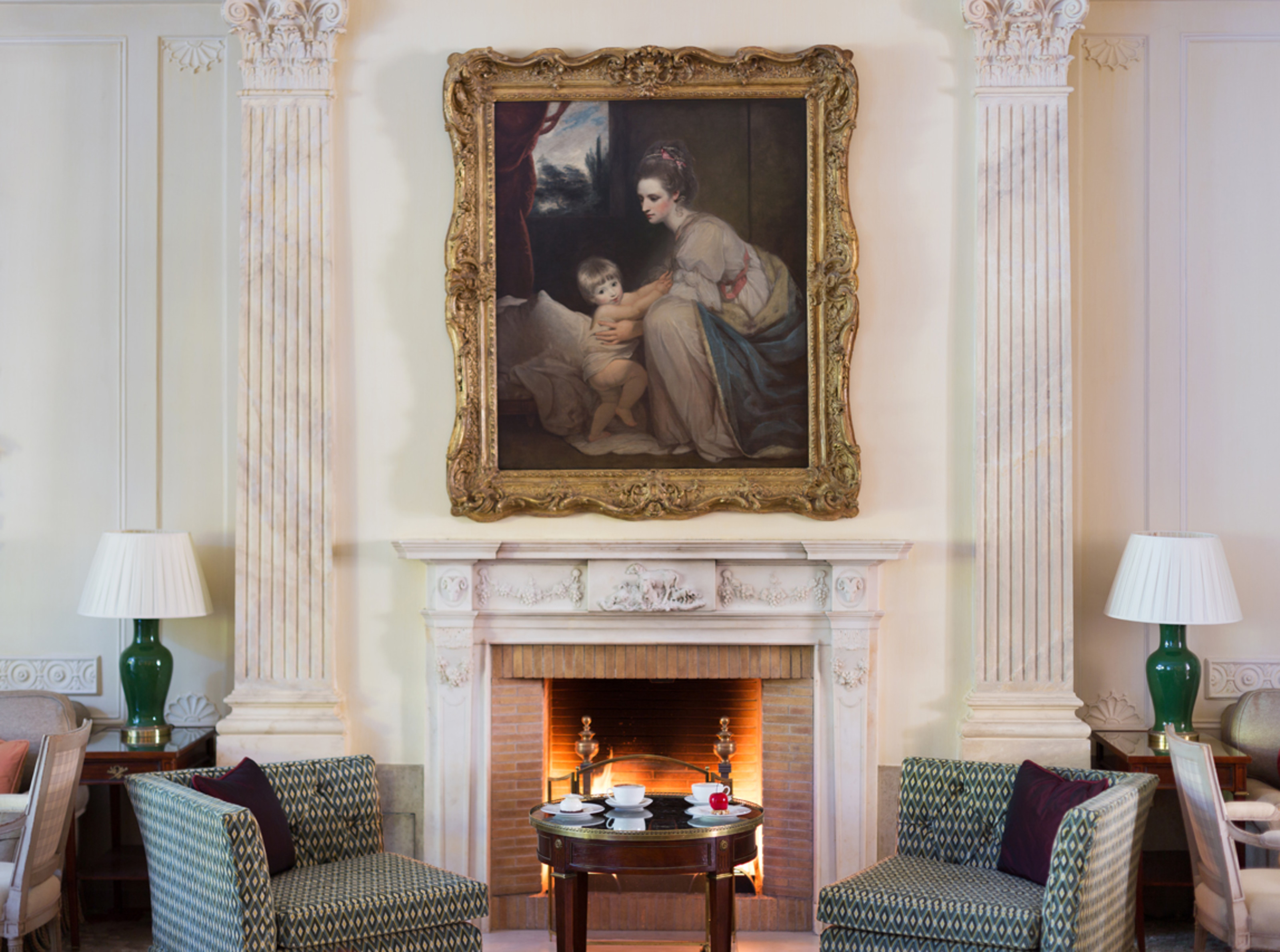 Brenners-Park-Hotel-Spa-Kaminhalle-fireplace