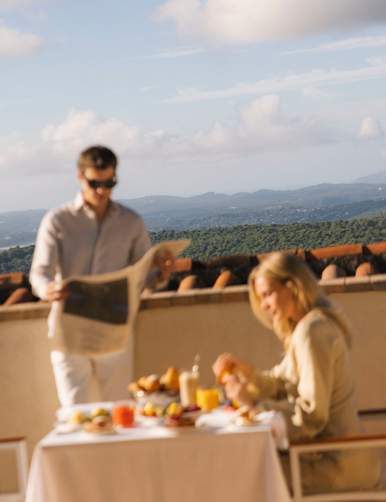 CSM - Room Service sur la terrasse