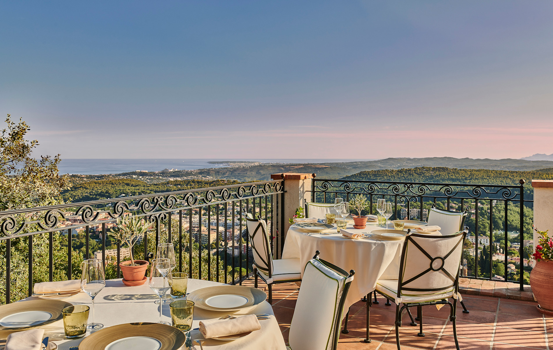 CSM - Le Saint-Martin restaurant terrace