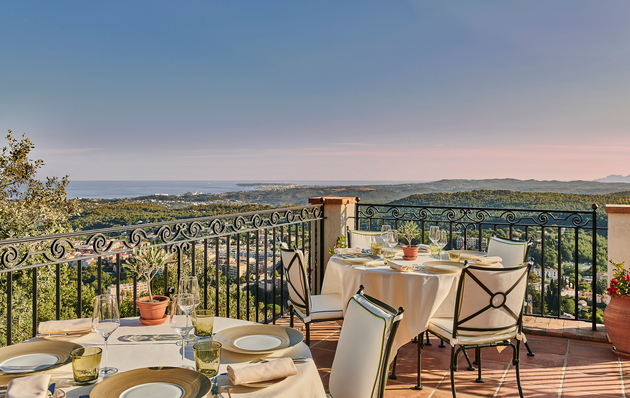 CSM - Le Saint-Martin restaurant terrace