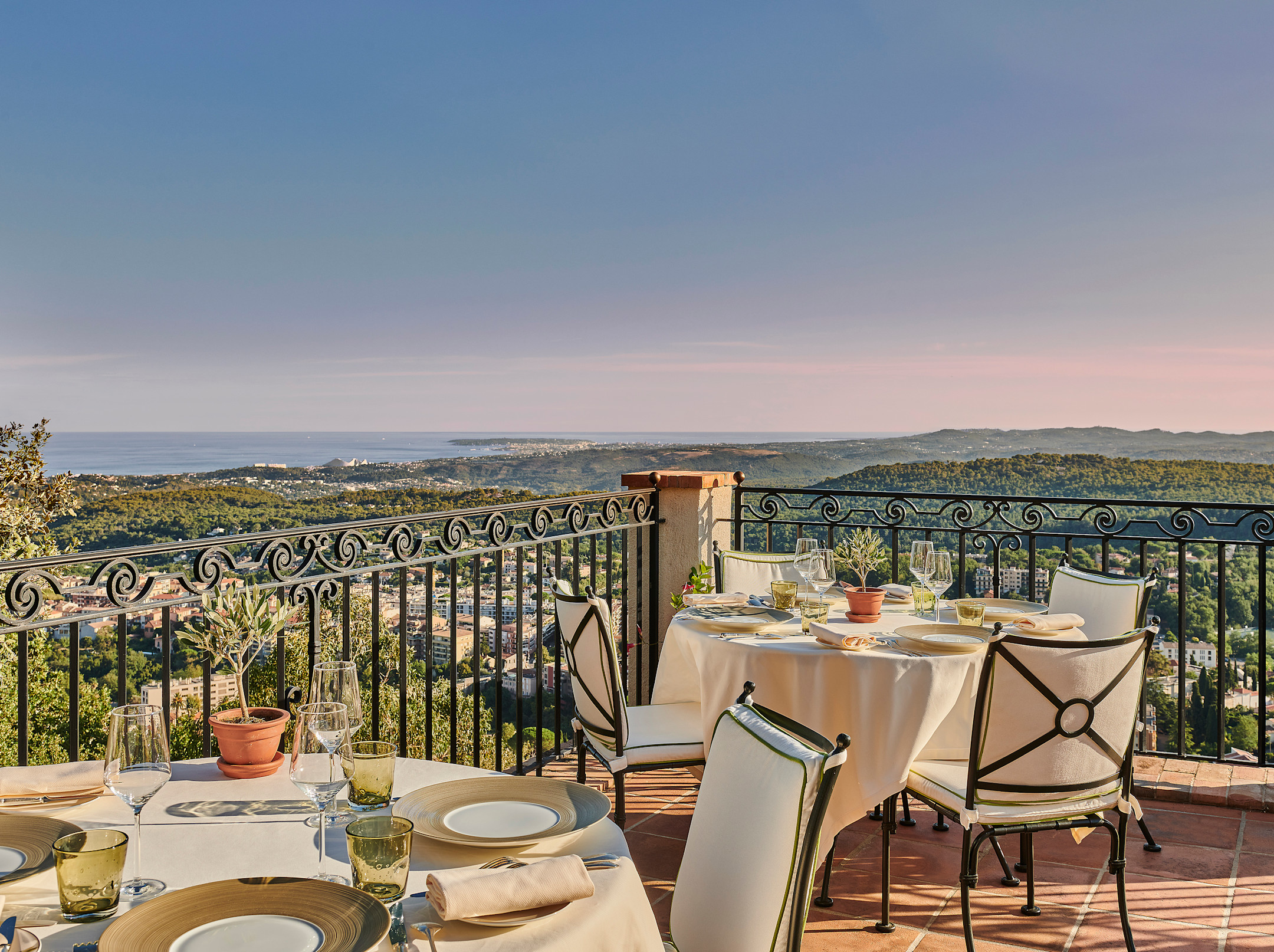 CSM - Le Saint-Martin restaurant terrace