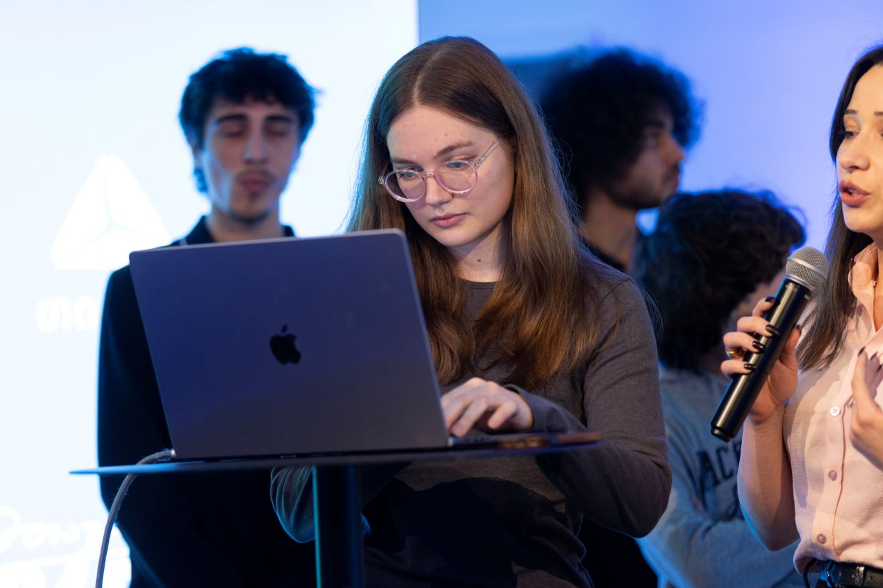 Cross Collab 2025 (6)