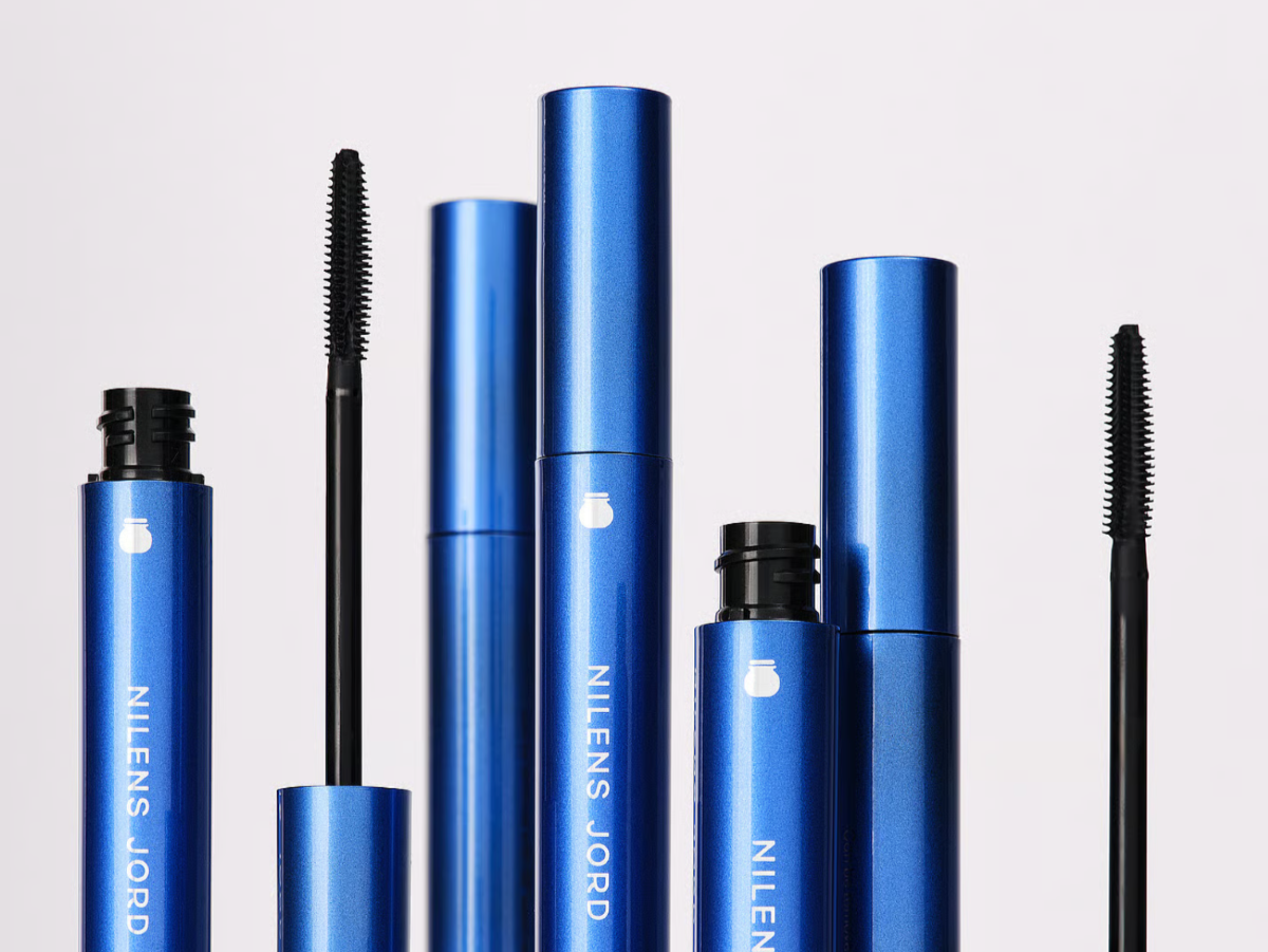 Her ses et billede med flere mascara fra Nilens Jord. De er alle i blå emballage.