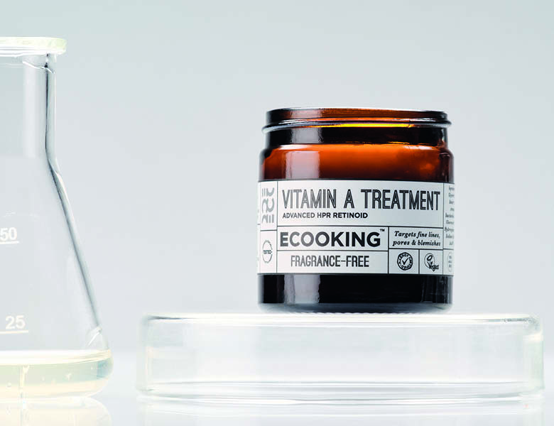 Her ses fem af det samme Ecooking produkt på en lysegrå baggrund. 