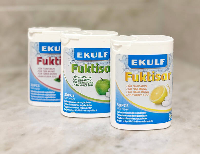Her ses tre Ekulf produkter med forskellige smage. Baggrunden er beige. 