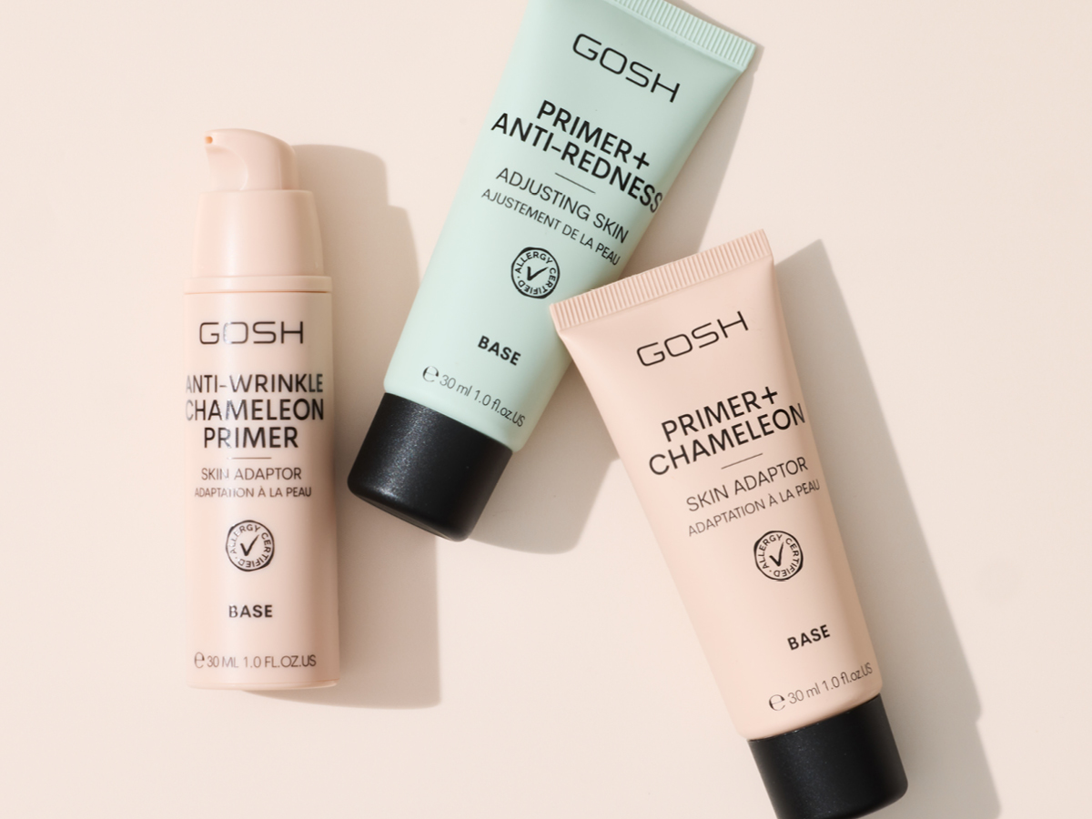 Her ses tre primere fra GOSH Copenhagen arrangeret mod en lys baggrund: Anti-Wrinkle Chameleon Primer, Primer+ Anti-Redness og Primer+ Chameleon.