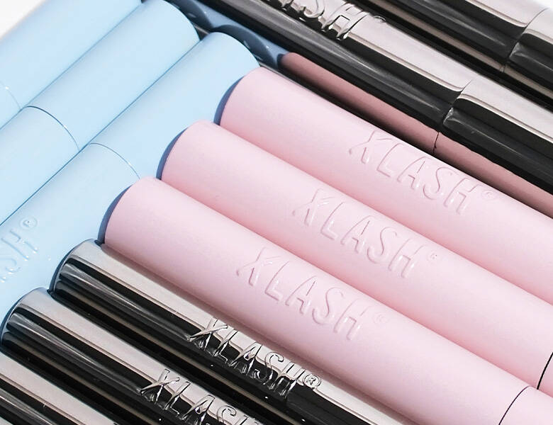 Her ses forskellige Xlash mascaraer i forskellige farver. 