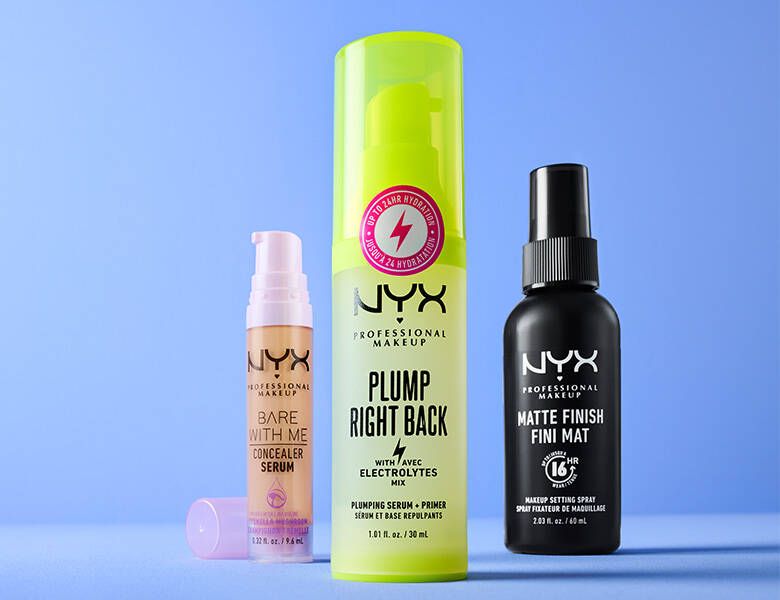 Her ses en blå baggrund med tre forskellige NYX produkter til ansigtet. 