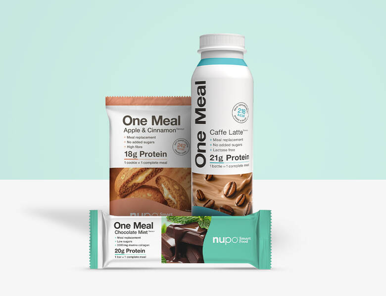 Her ses en lyserød og hvid baggrund med fire forskellige Nupo produkter på.