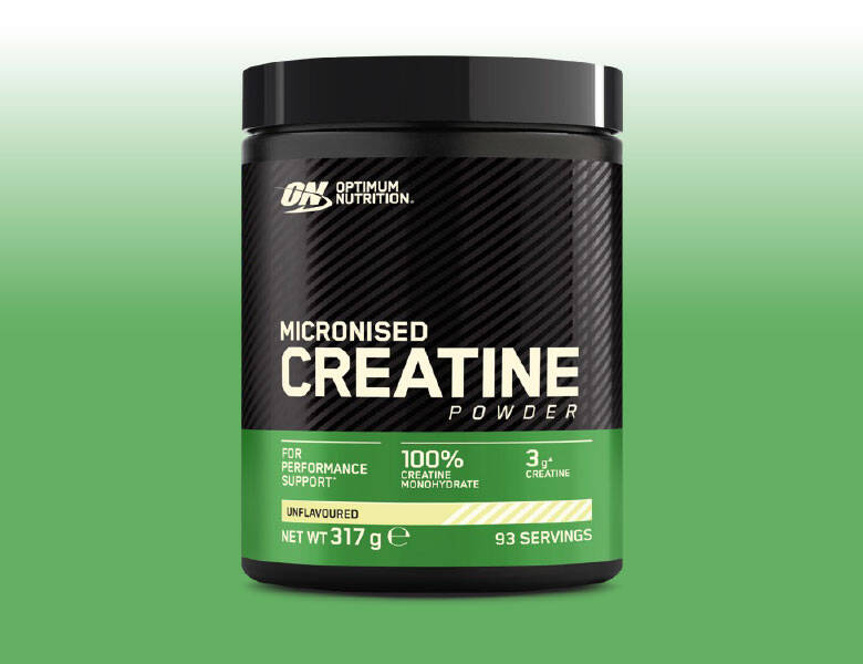 Produktbillede af en sort og mørkegrå Optimum Nutrition Micronised Creatine-pulverbøtte med grøn etiket, hvor der står 100% kreatin monohydrat og 3 g kreatin pr. portion. Bøtten står centralt foran en jævn gradient baggrund i lysegrøn nuance.