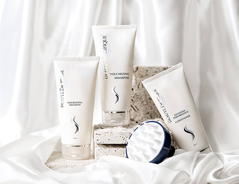 Her ses fire hvide produkter på en hvid baggrund. 