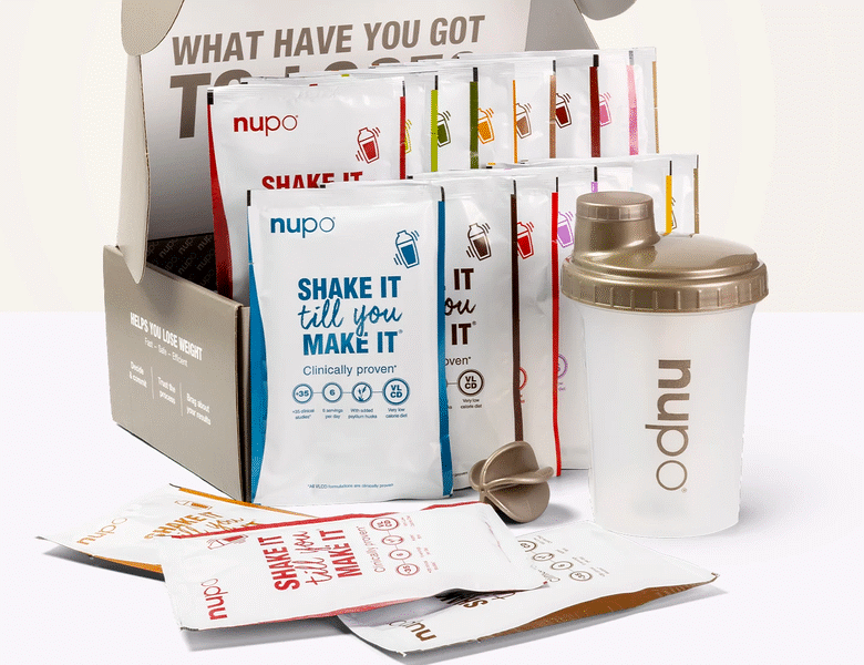 Her ses en masse forskellige poser med Nupo produkter samt en shaker-dunk. Baggrunden er hvid. 
