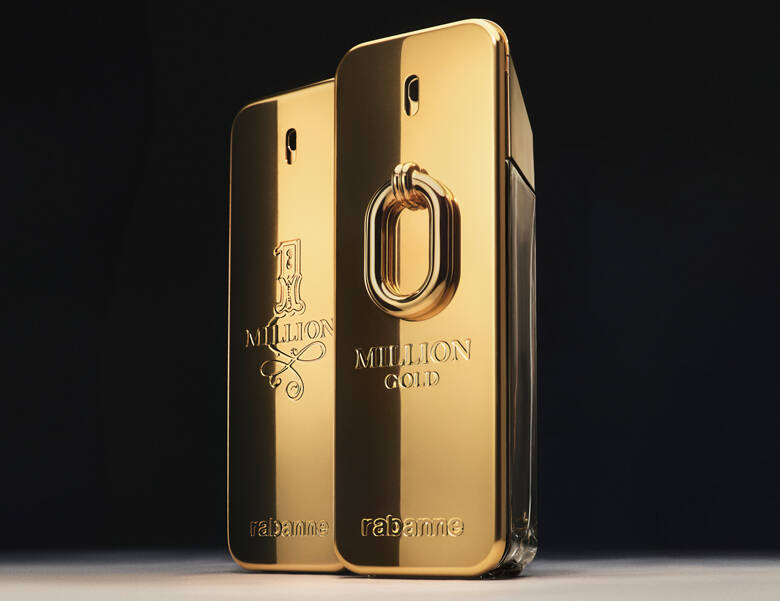 Her ses en sort baggrund med to Million parfumer i midten fra Rabanne. 