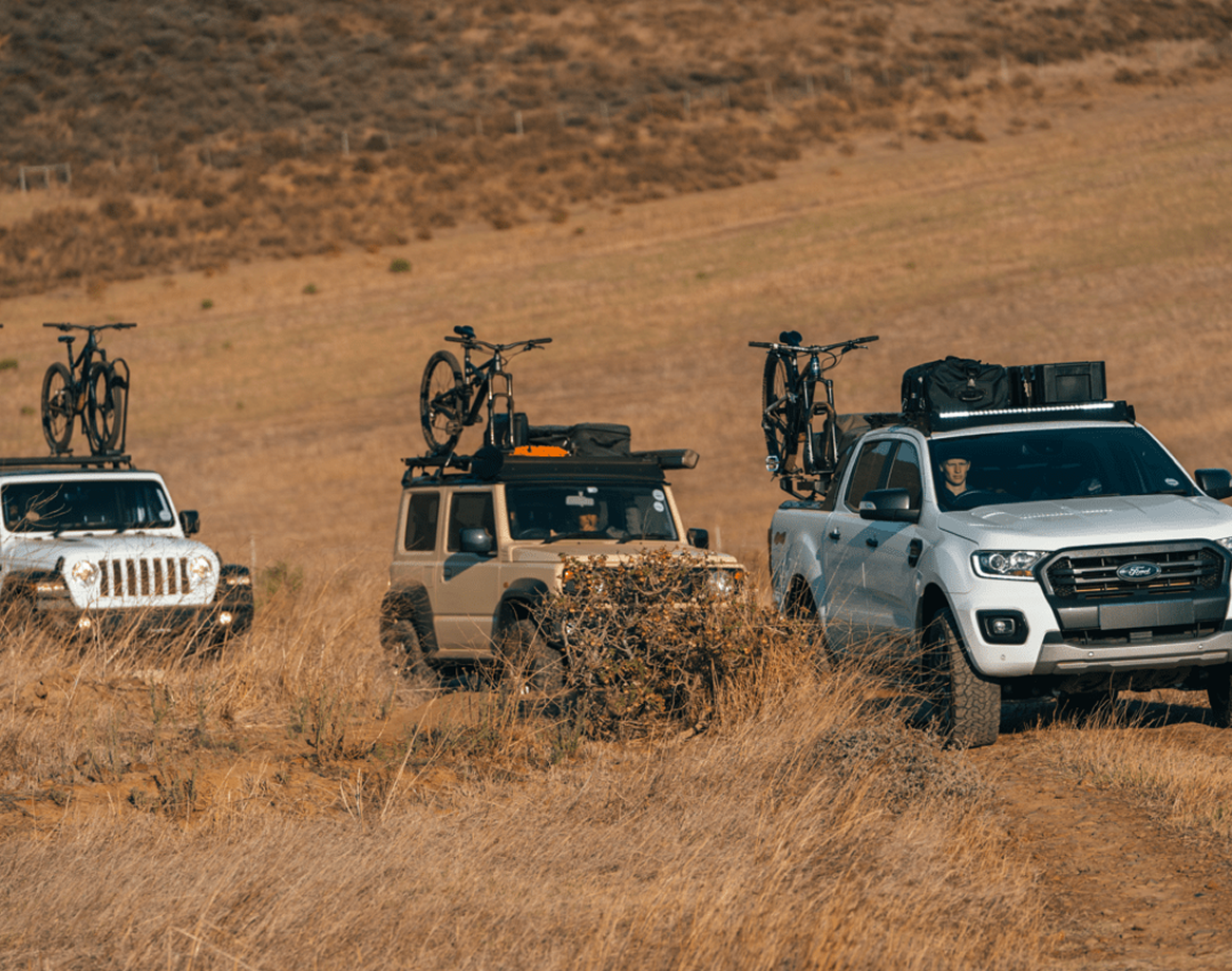 Dometic Front Runner Series Slimline II roof rack with Wolf Pack Pro storage box and jerry can mount, modular cargo system for overland travel