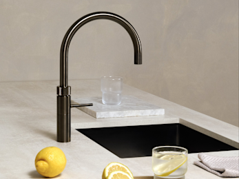 2241 FNRGME Fusion Round Gun Metal Lightgrey Setting Filtered Lemon Still (1)
