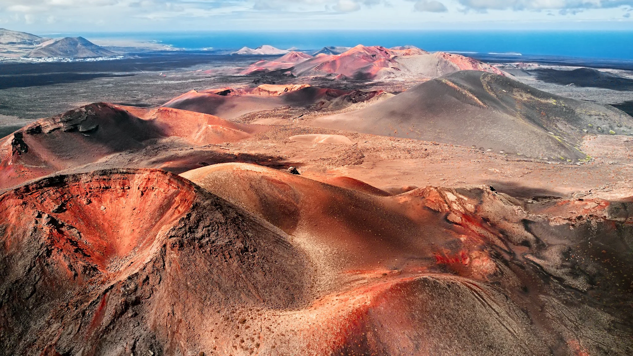 timanfaya-national-park_lanzarotegettyimages-693370678_3000x1688px.jpg