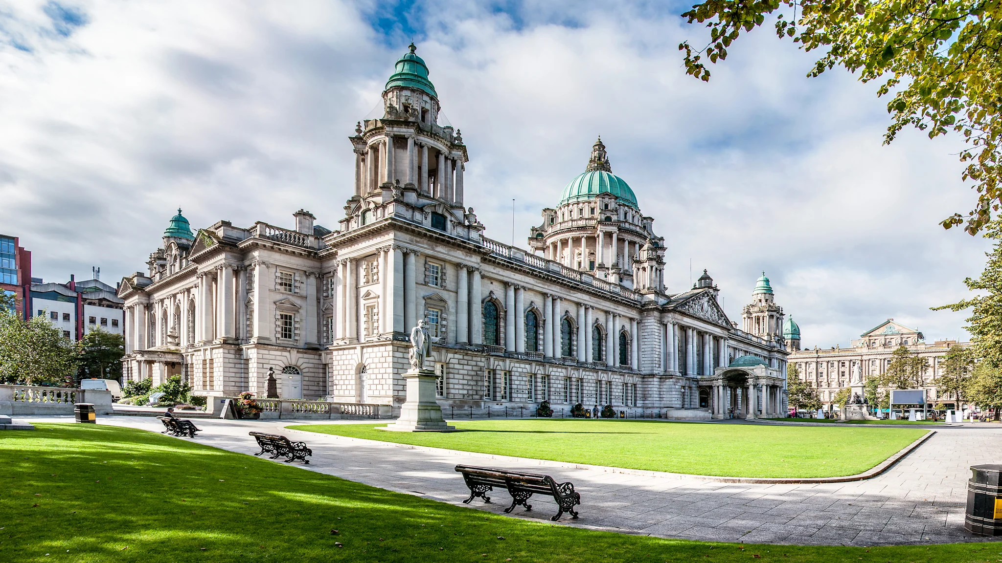 belfast-city-hallshutterstock_1060813319_3000x1688px.jpg