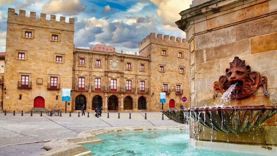 gijon_palacio-de-revillagigedoalamy_3000x1688px.jpg