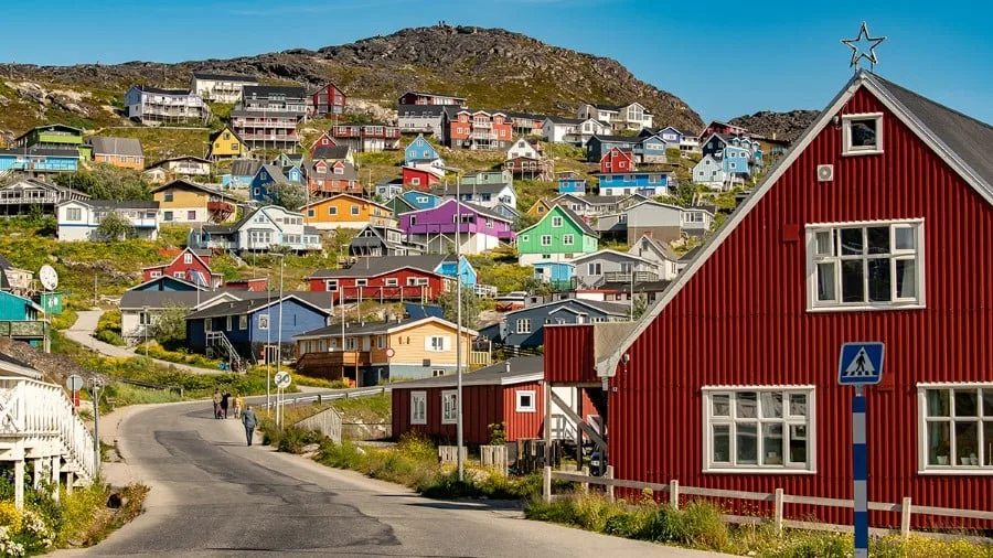 Discovering Greenland – From Reykjavík to Nuuk (Flight Included)