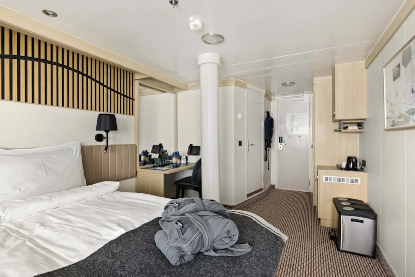 Cabin 506 - FJ - MS Fram - 02 - Espen Mills