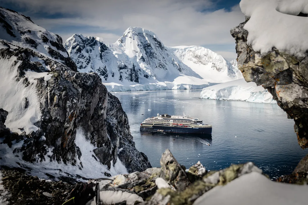 Antarctica Orne Harbour MS Roald Amundsen HX 35358 Photo Oscar Farerra