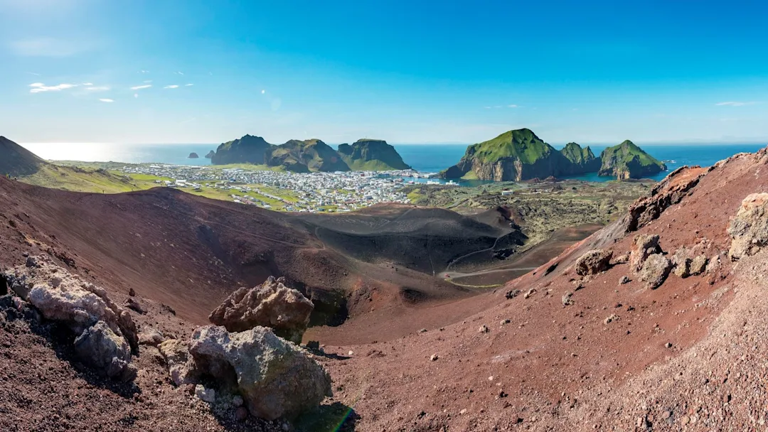 Utsikt-fra-vulkanen-Eldfell-Island-HGR-115662©Karsten Bidstrup 3000x1688px