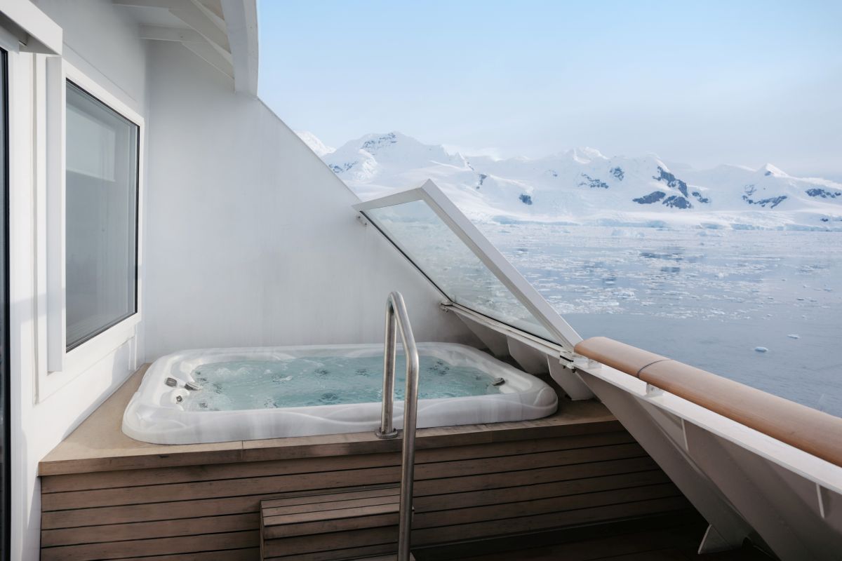 Ultimate Norway at Christmas Cruise 2027 | HX Expeditions US