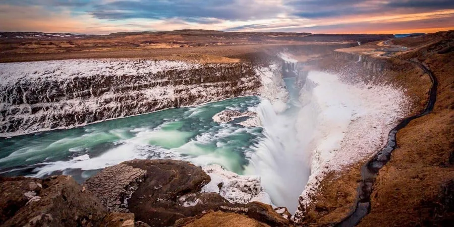 gullfoss-islandshutterstock_2500x1250.jpg