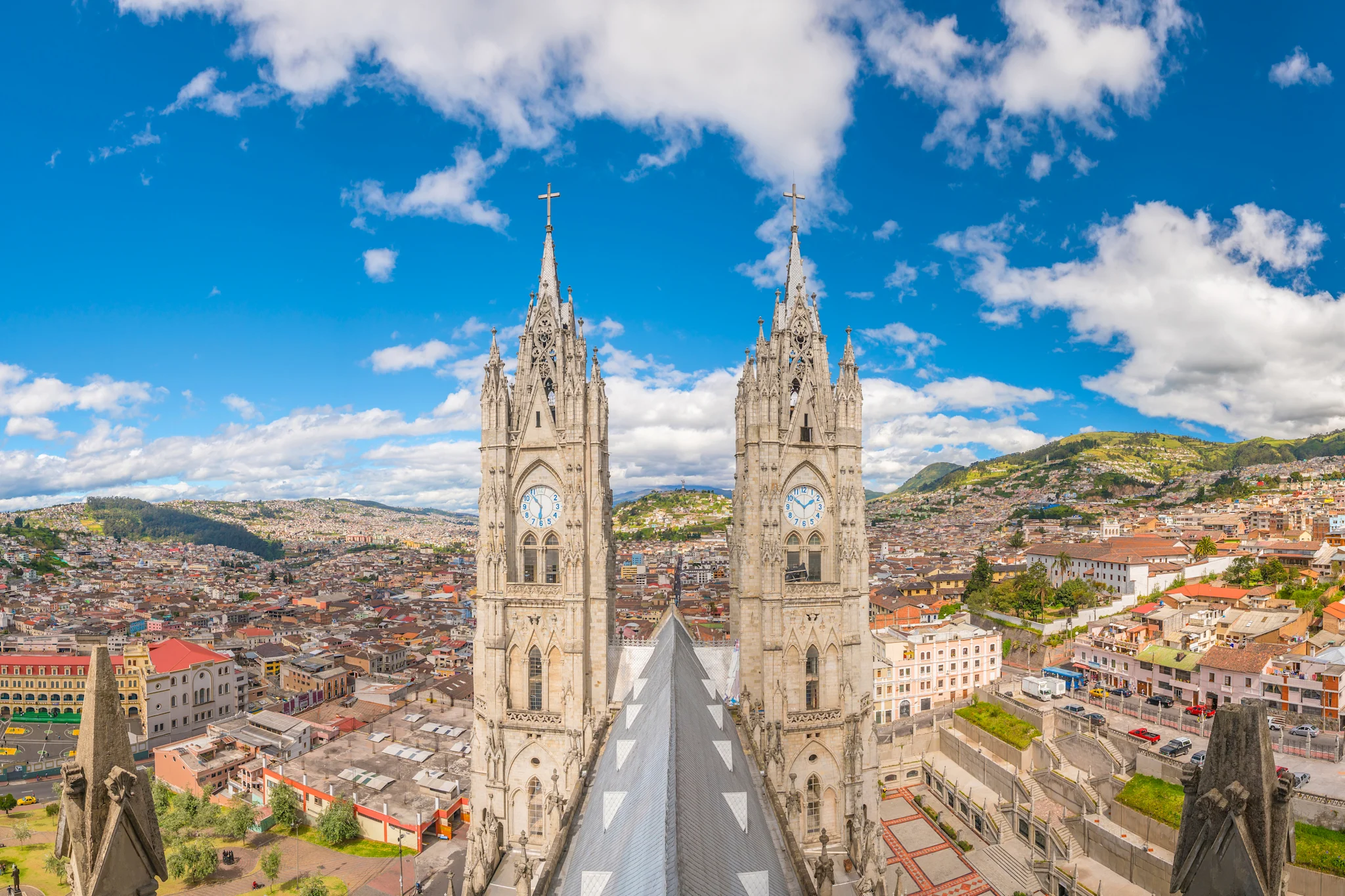 basilica_quito_Ecuador__Shutterstock_1032908749.jpg