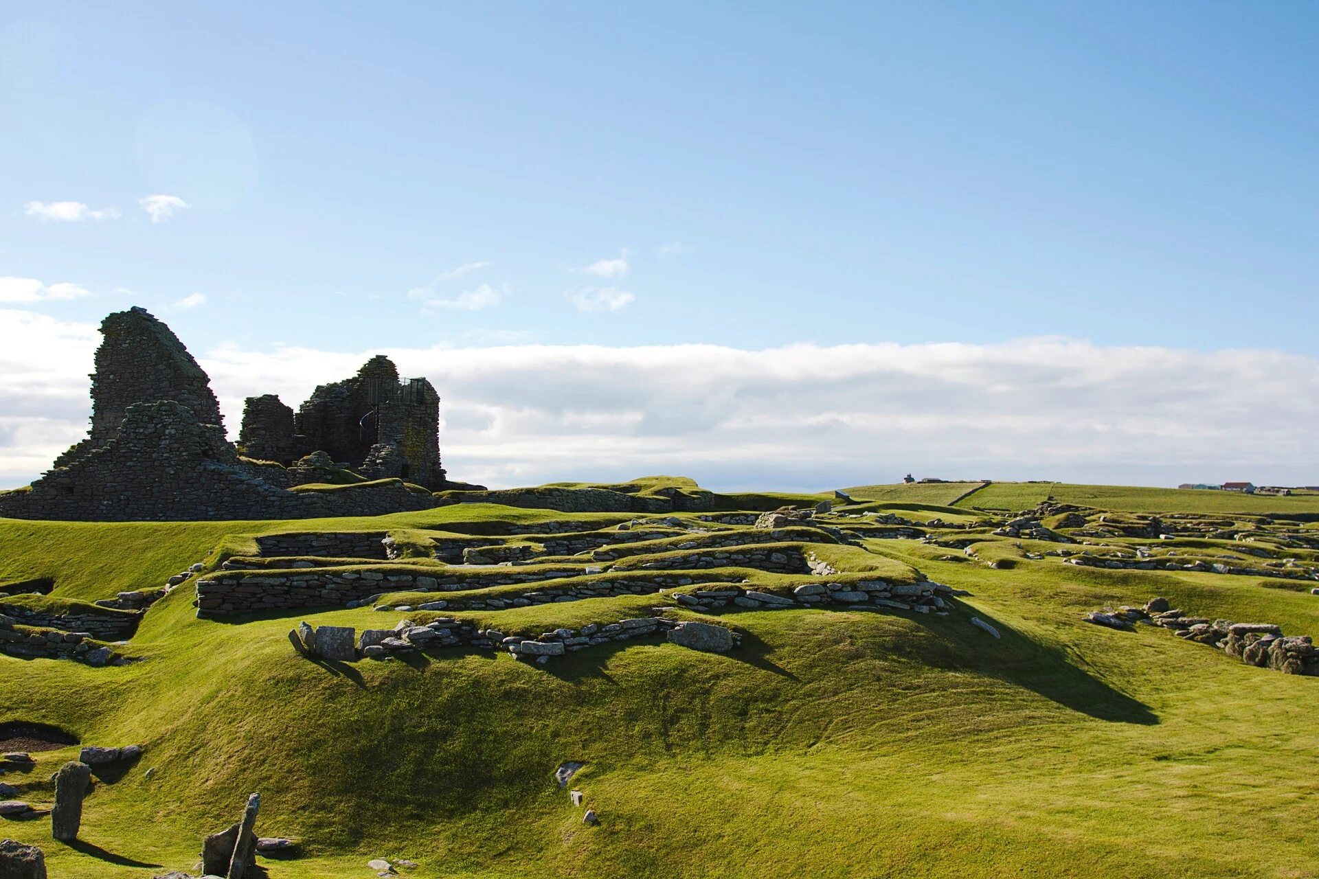 Sunny day on the Shetland Islands, Scotland, British Isles. Photo: Chelsea Claus